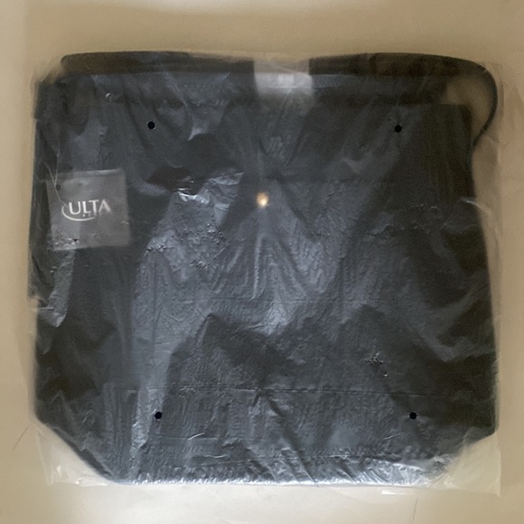 ULTA Blue Vegan Faux Leather Crossbody NWT - Picture 2 of 7